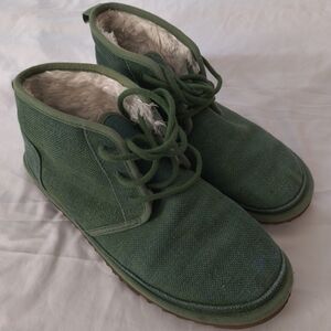 UGG Neumel Green Canvas Ankle Chukka Boots with Fur Lining Size 11